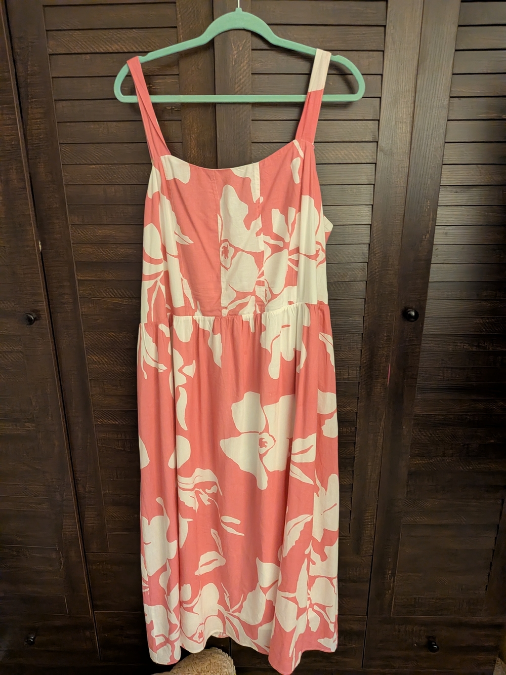 Sleeveless Pink and White Floral Midi Dress